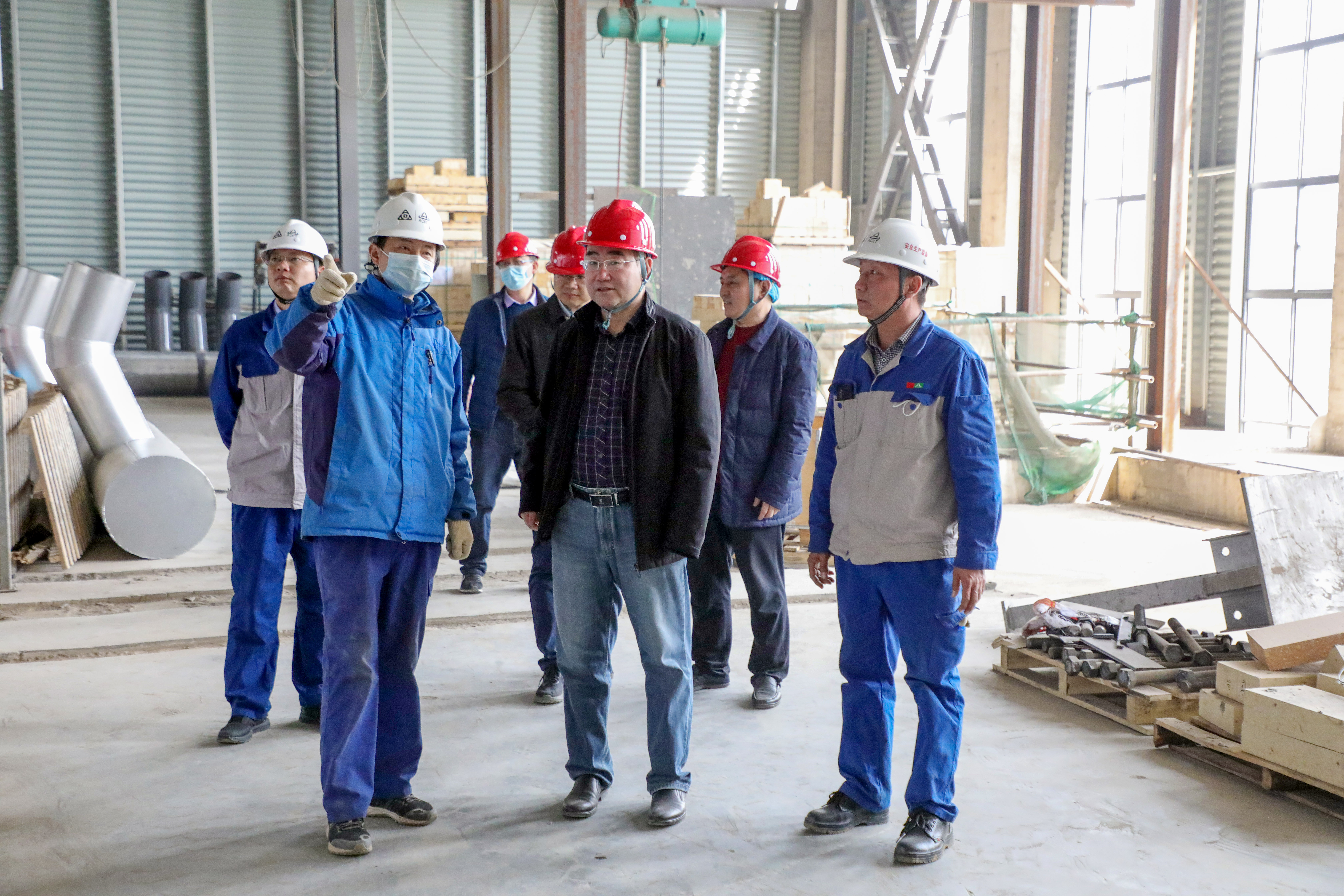 重要進(jìn)展！許昌安彩熔窯大碹順利合攏