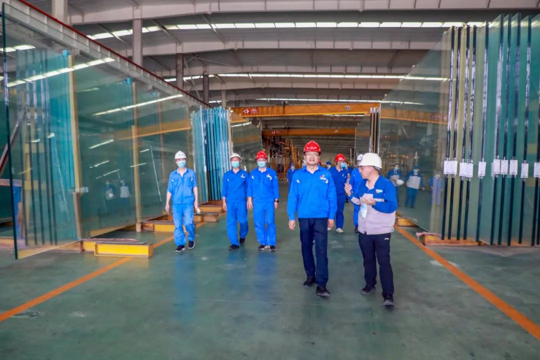 翠籠蒲艾香，慰問送安康——安彩高科總經理端午節慰問一線職工