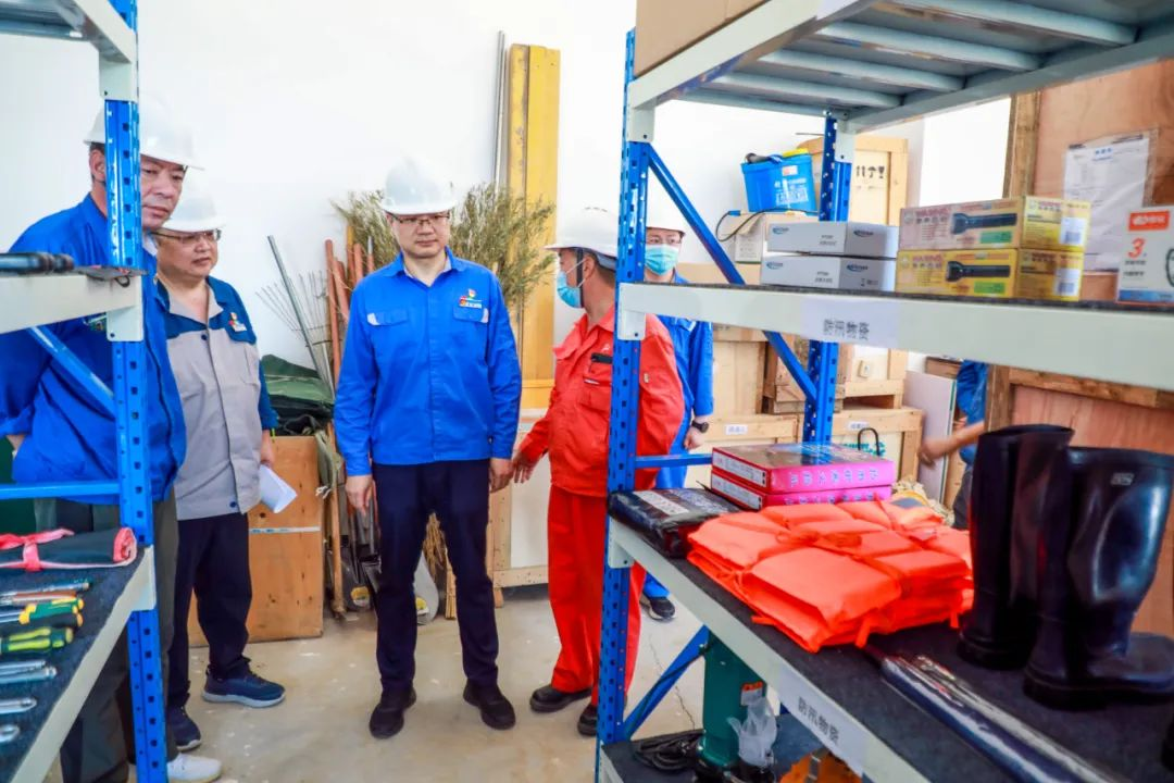 翠籠蒲艾香，慰問送安康——安彩高科總經理端午節慰問一線職工